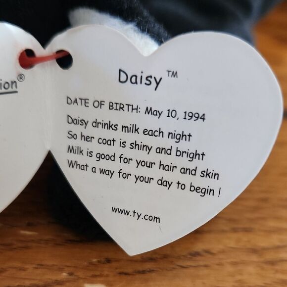 TY Retired Beanie Baby, Daisy, The Cow. - Picture 5 of 8